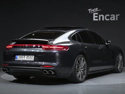 2020 Porsche Panamera
