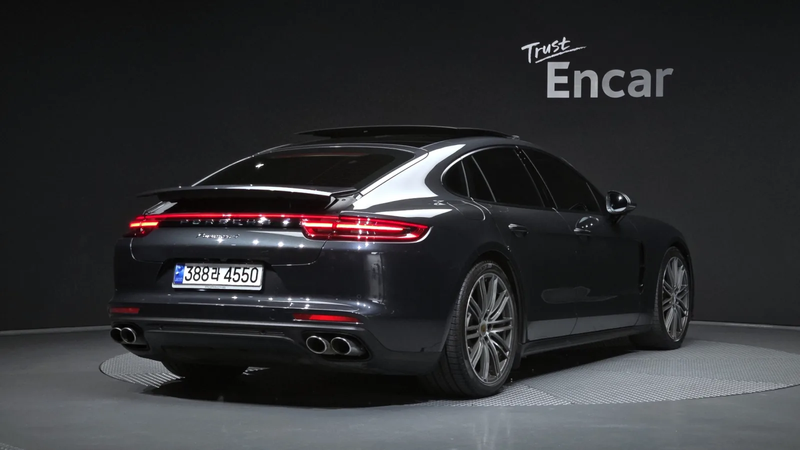 2020 Porsche Panamera