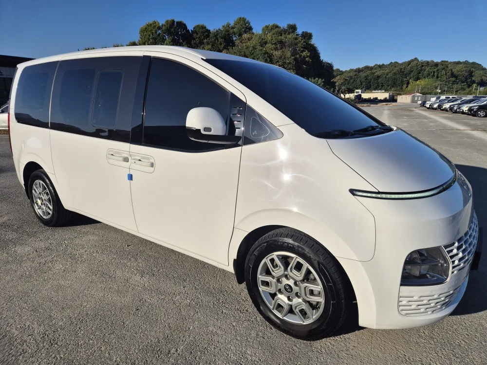 2025 Hyundai Staria