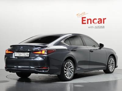 2022 Lexus ES