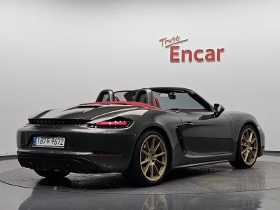 2022 Porsche 718