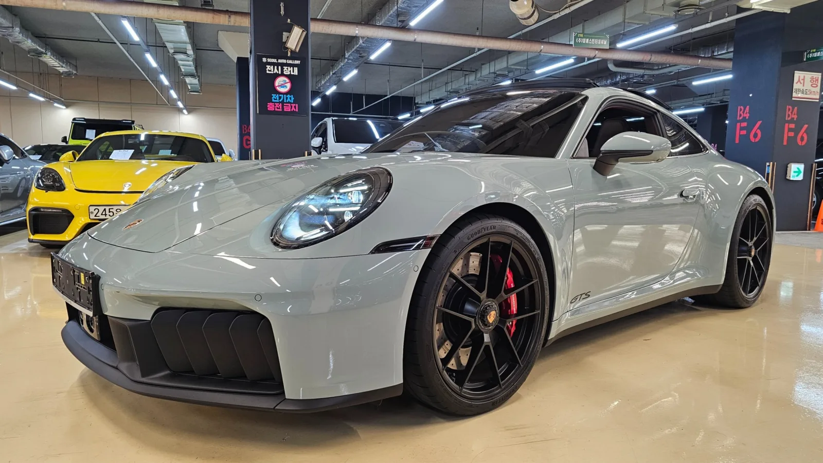 2025 Porsche 911