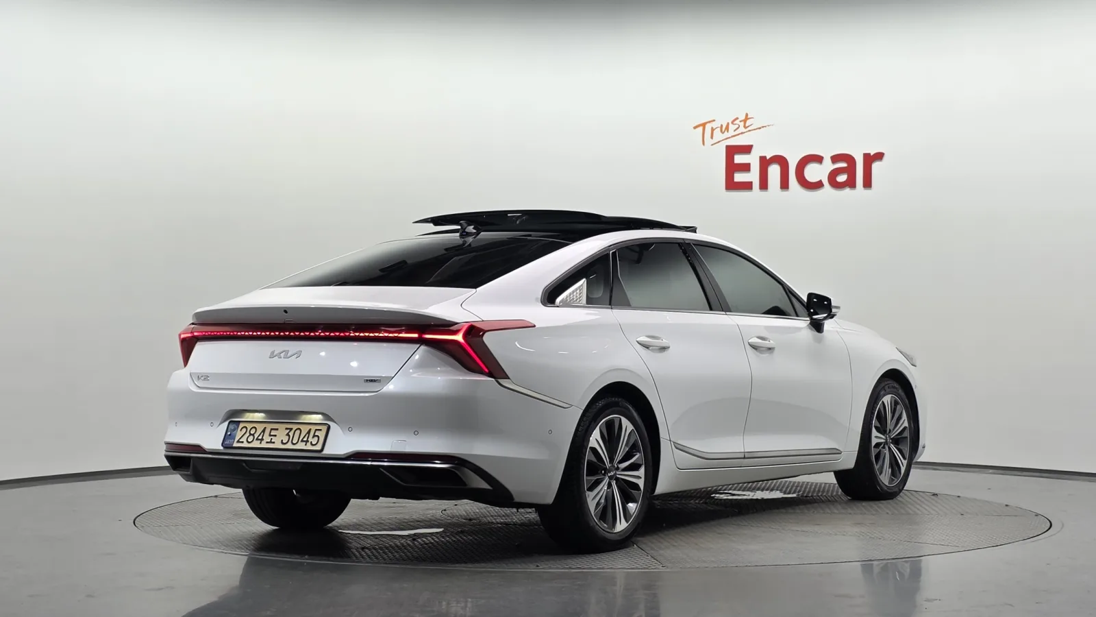 2023 Kia K8