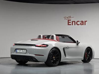 2023 Porsche 718