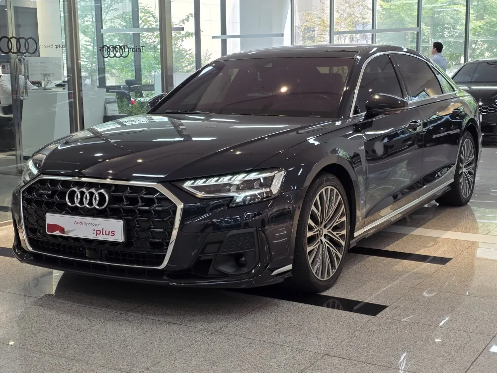 2022 Audi A8