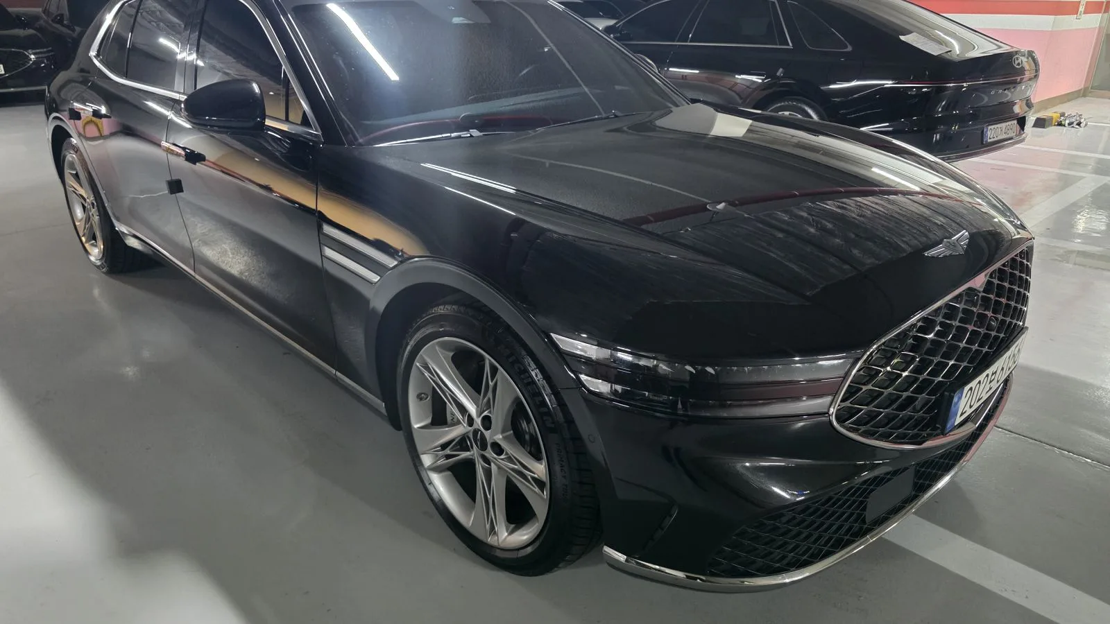 2022 Genesis G90