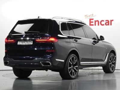 2021 BMW X7