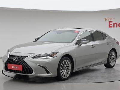 2025 Lexus ES