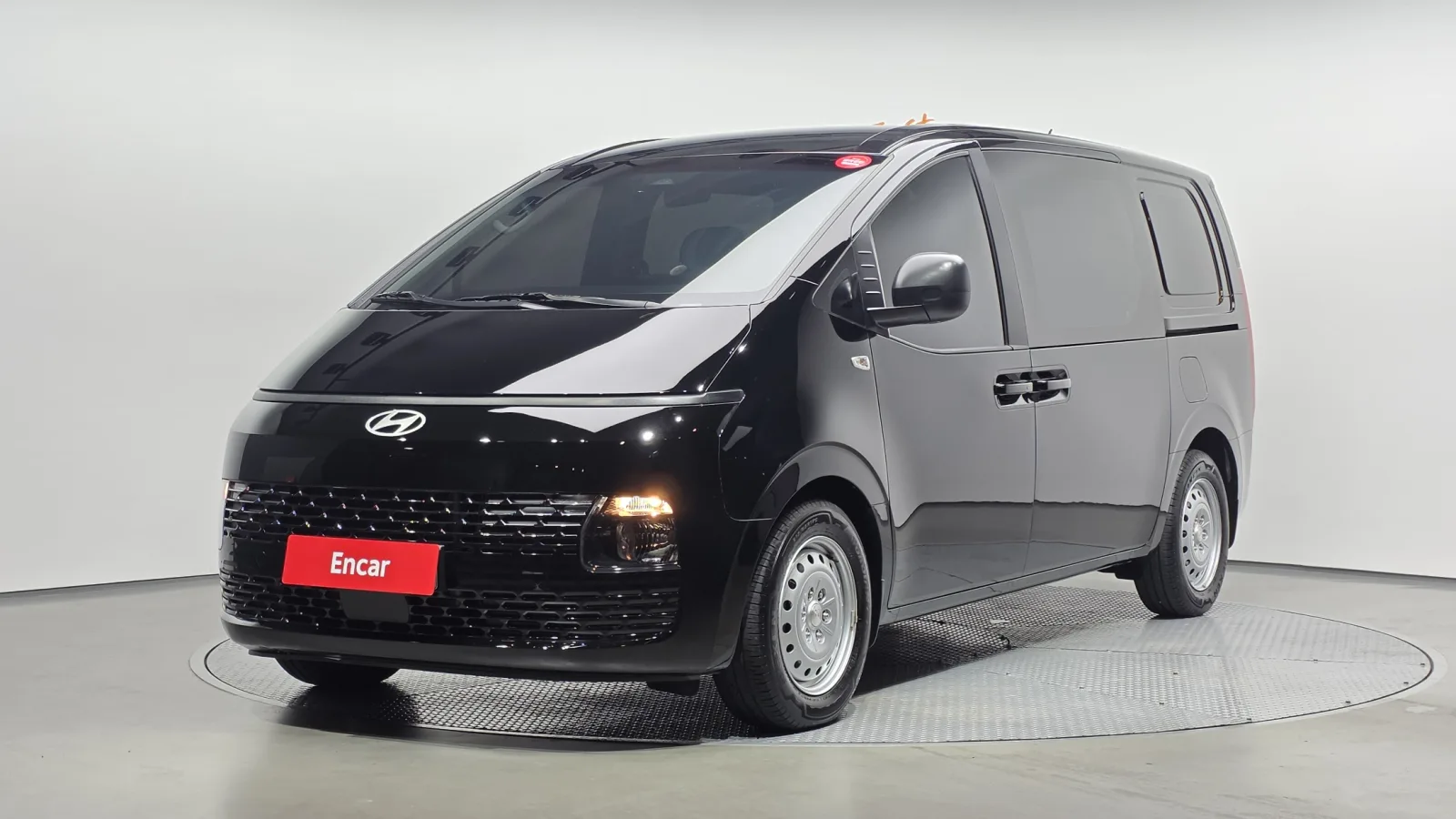 2025 Hyundai Staria