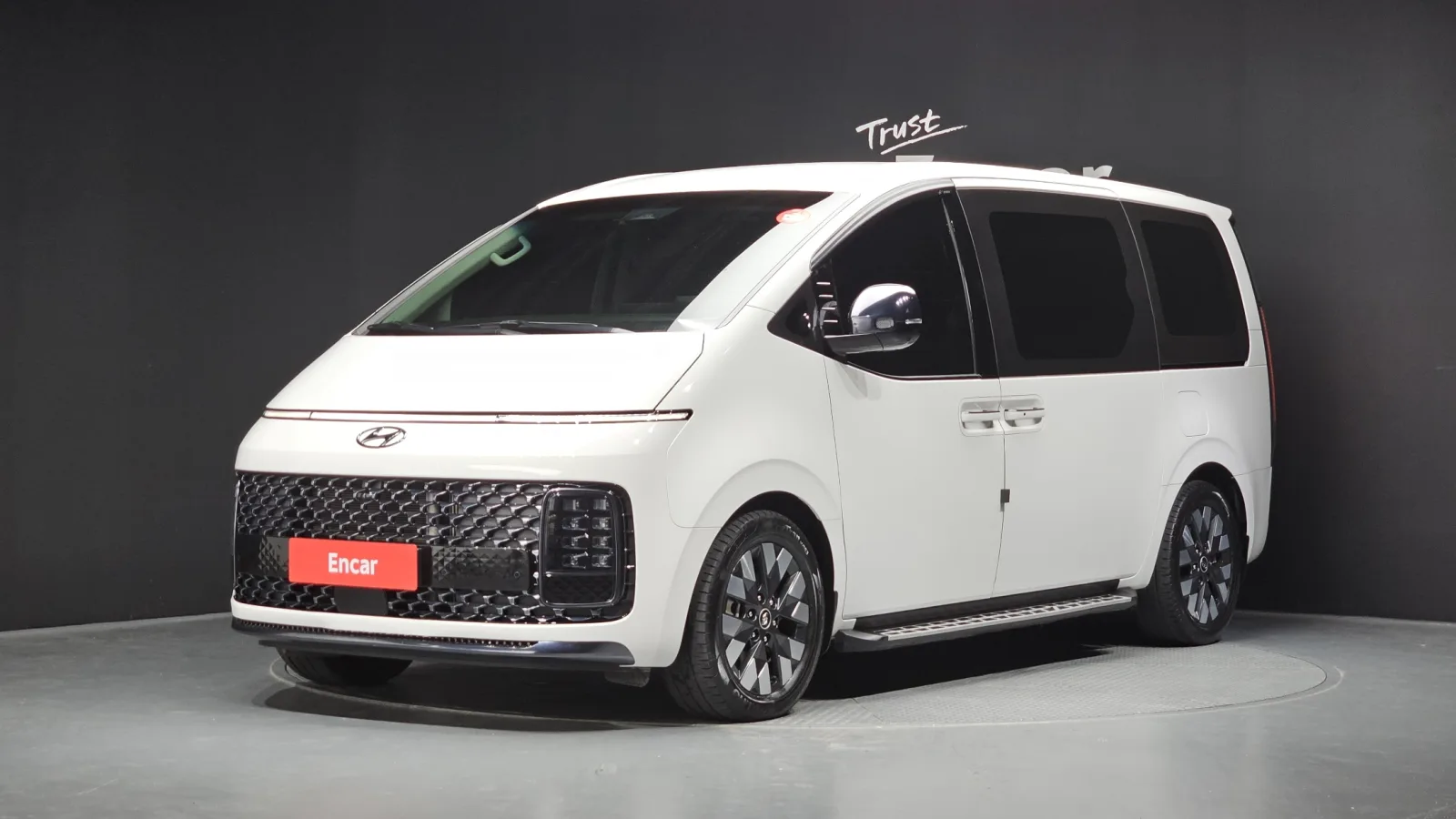2023 Hyundai Staria