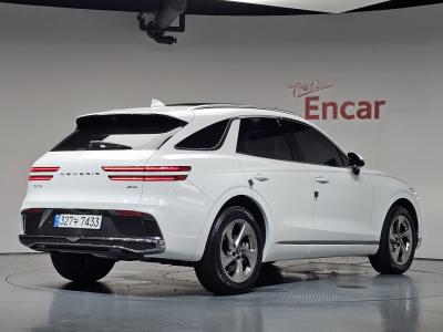 2025 Genesis GV70