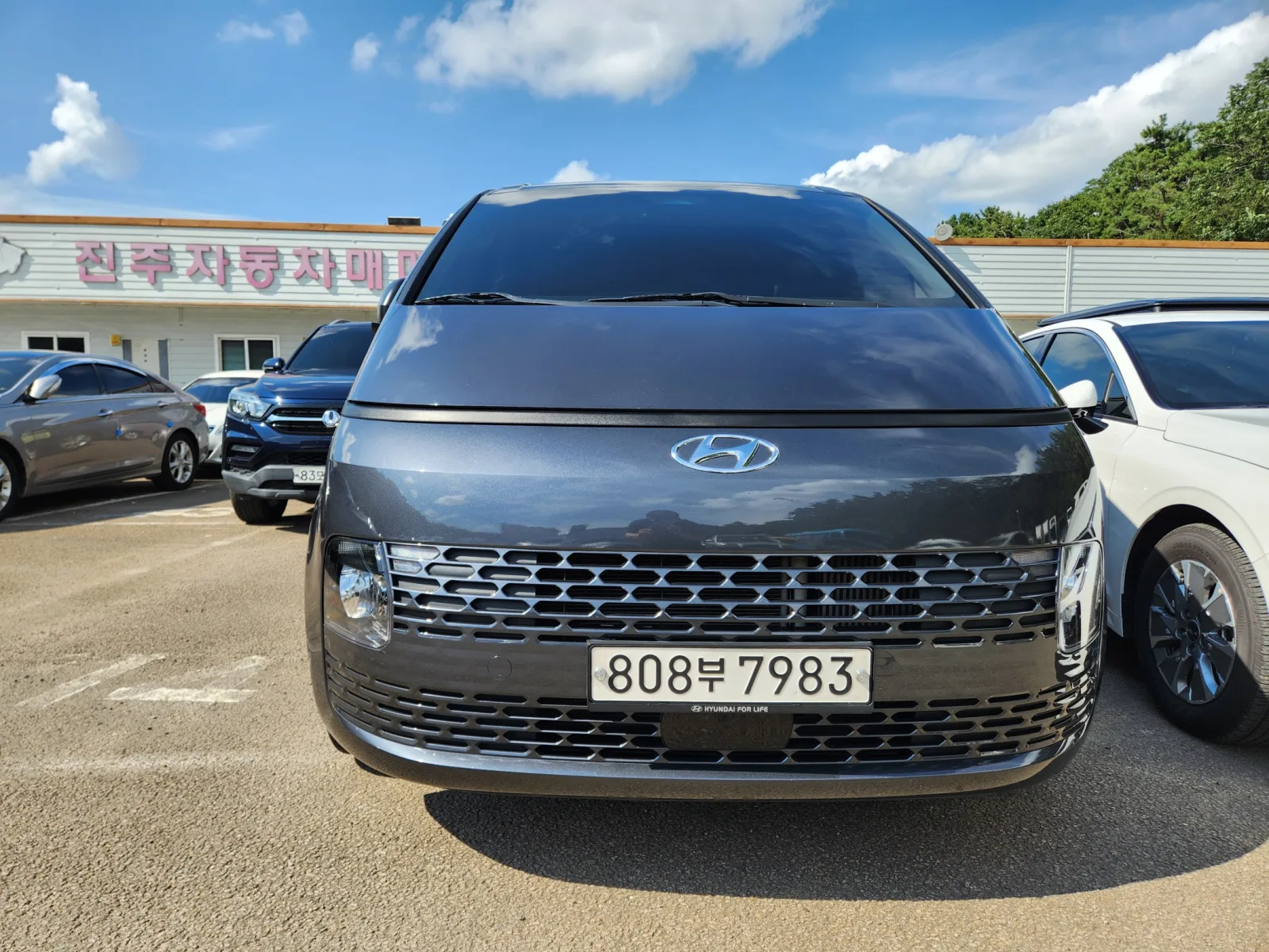 2022 Hyundai Staria