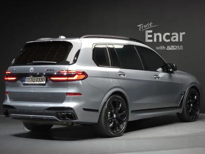 2023 BMW X7