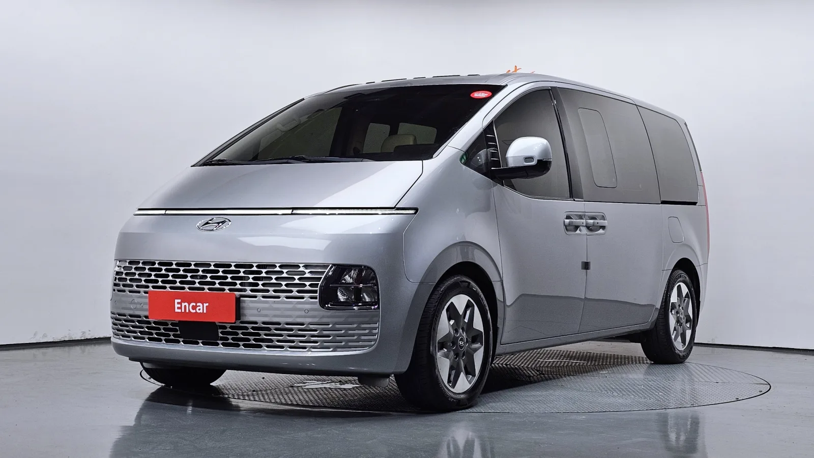 2023 Hyundai Staria