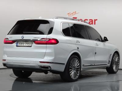 2021 BMW X7