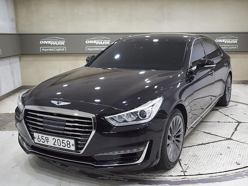 2018 Genesis EQ900