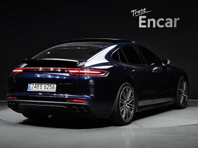 2018 Porsche Panamera