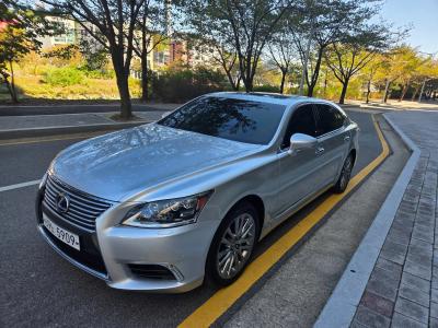 2014 Lexus LS