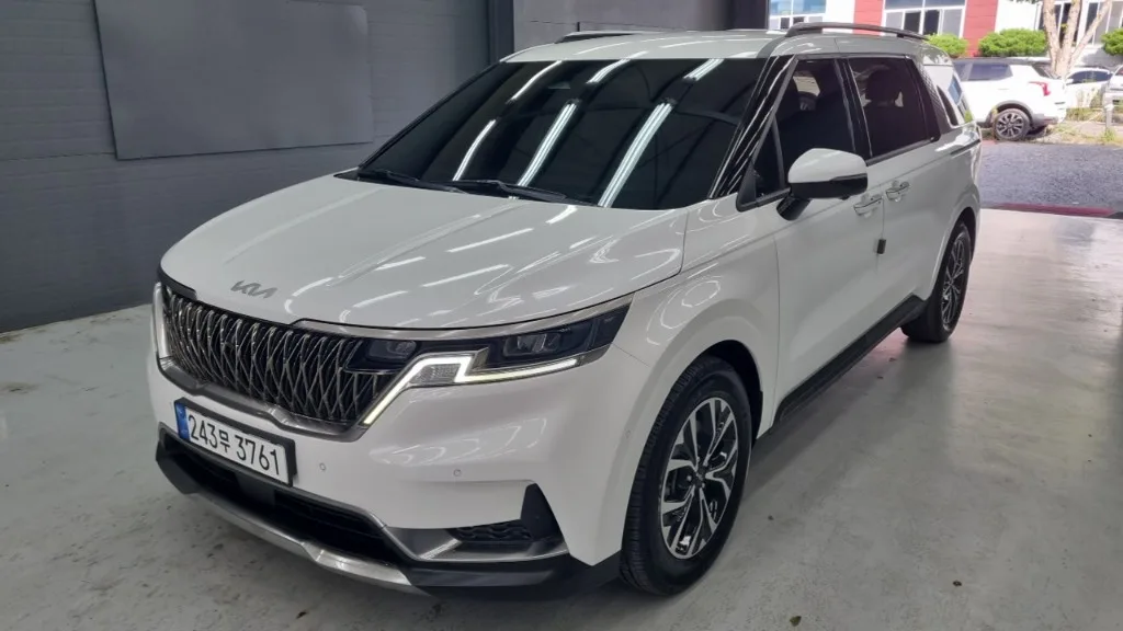 2023 Kia Carnival