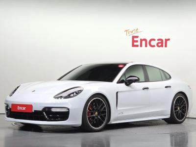 2020 Porsche Panamera