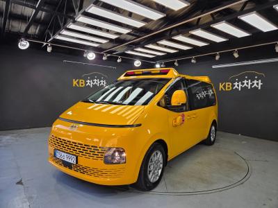 2022 Hyundai Staria