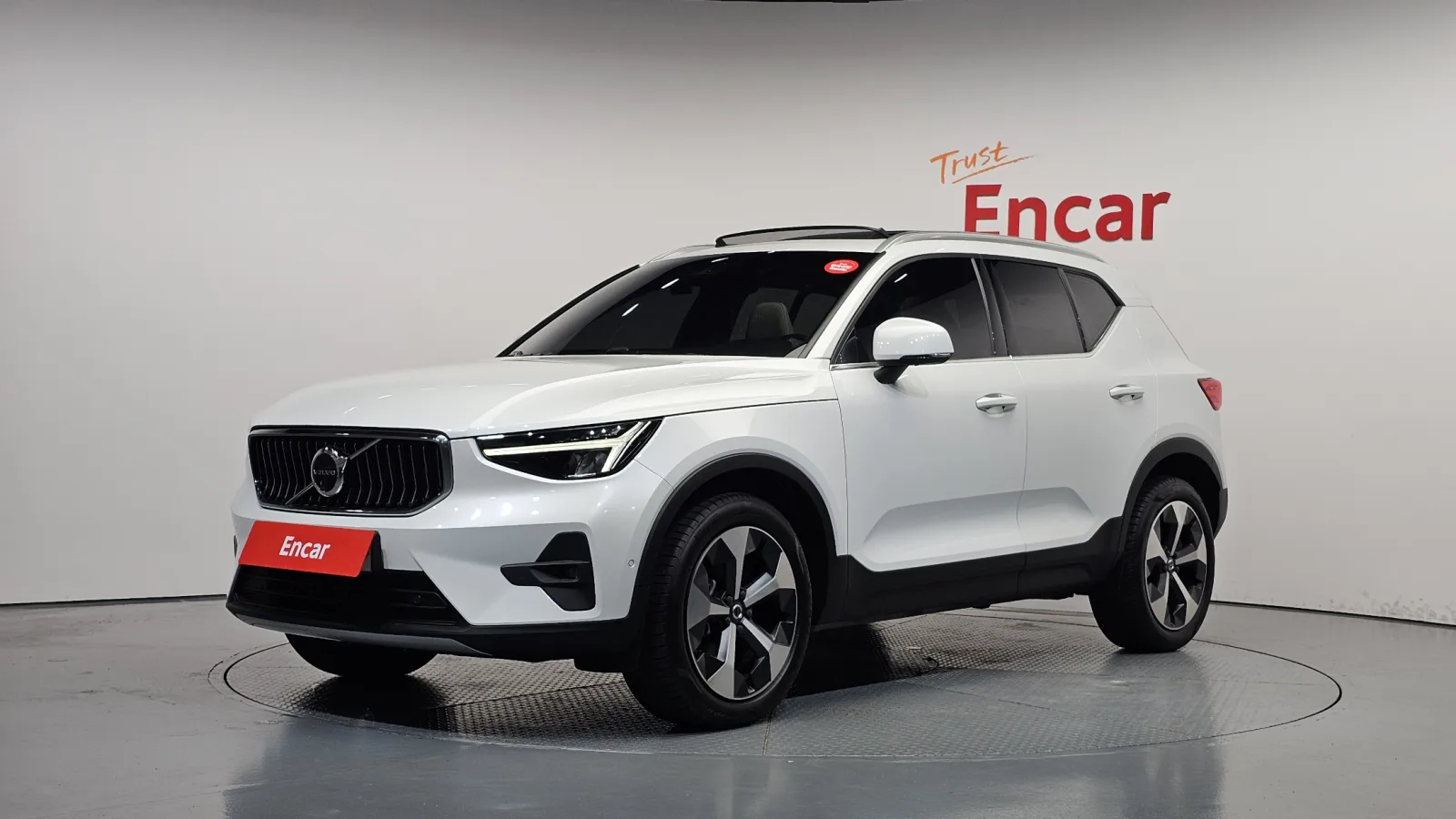 2023 Volvo XC40