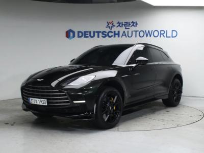2023 Aston Martin DBX