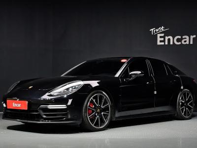 2020 Porsche Panamera