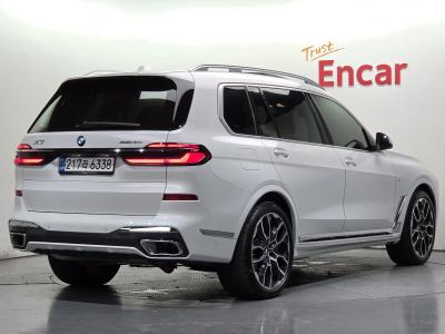 2024 BMW X7