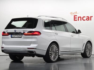 2022 BMW X7