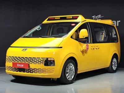 2023 Hyundai Staria