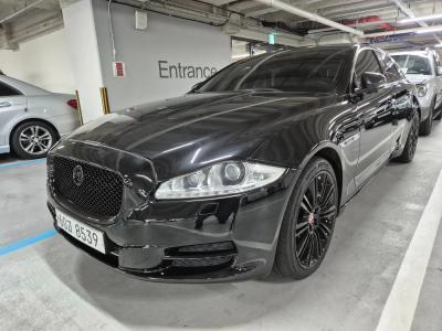2010 Jaguar XJ