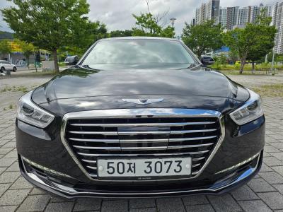 2018 Genesis EQ900
