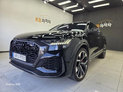 2022 Audi RSQ8