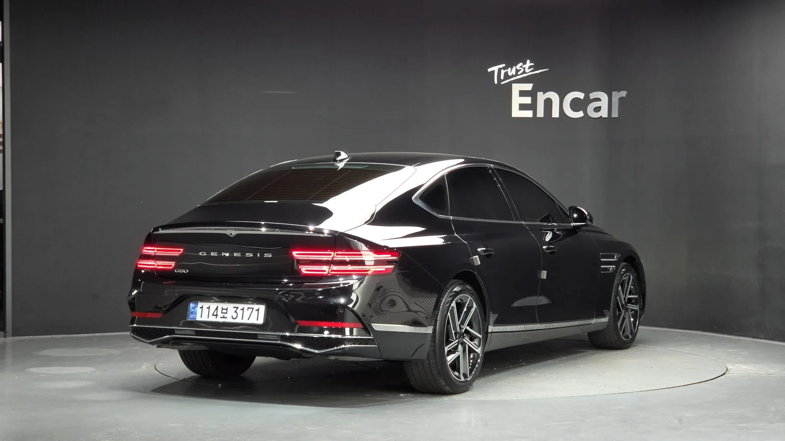 2025 Genesis G80