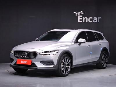 2023 Volvo V60