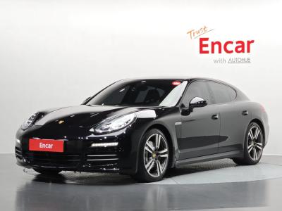 2016 Porsche Panamera