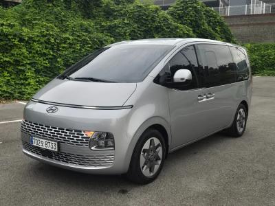 2025 Hyundai Staria