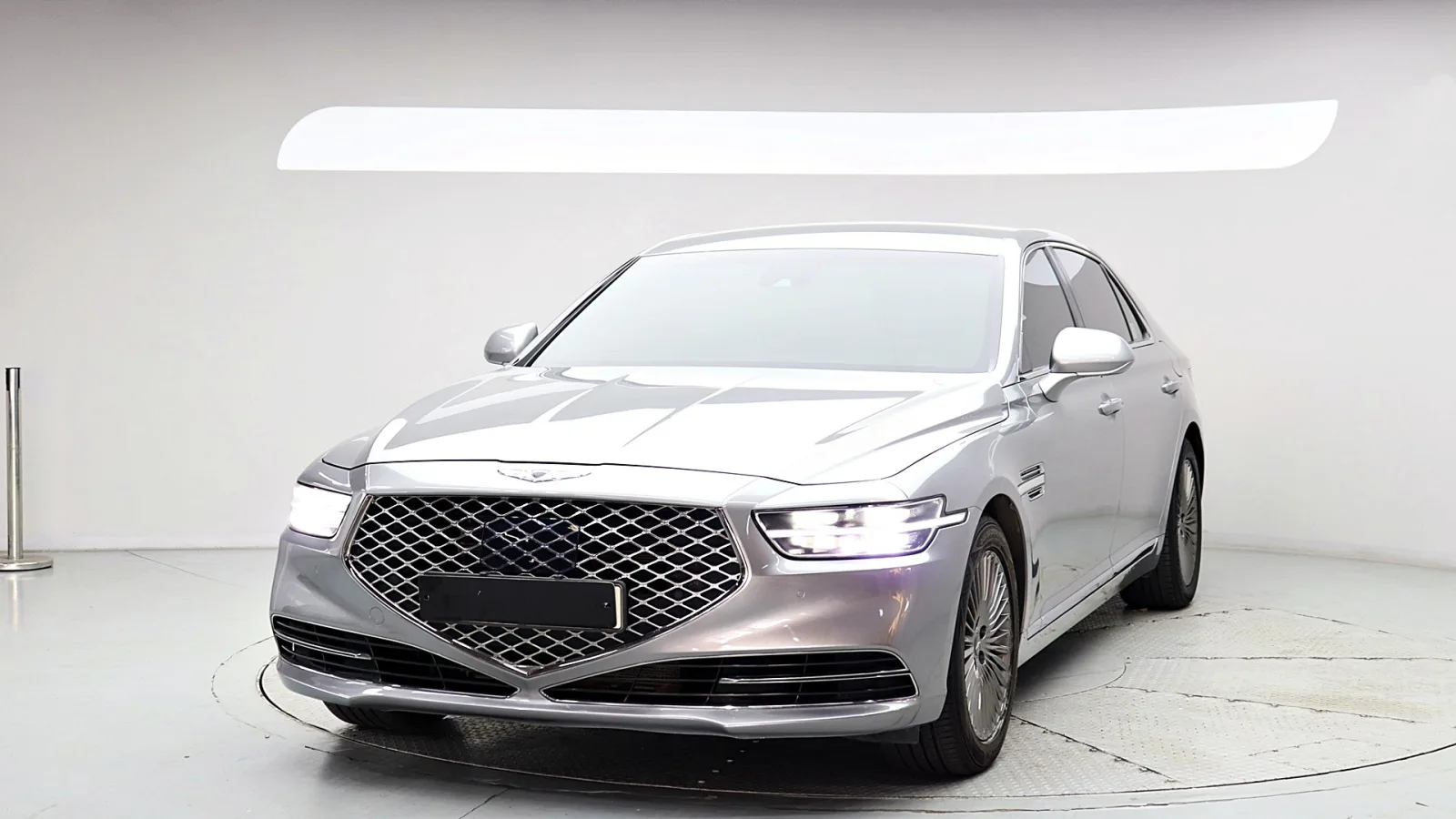 2021 Genesis G90