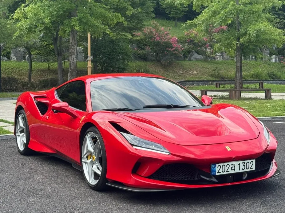 2022 Ferrari F8