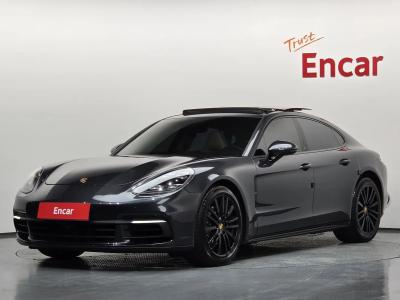 2018 Porsche Panamera