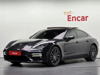2018 Porsche Panamera