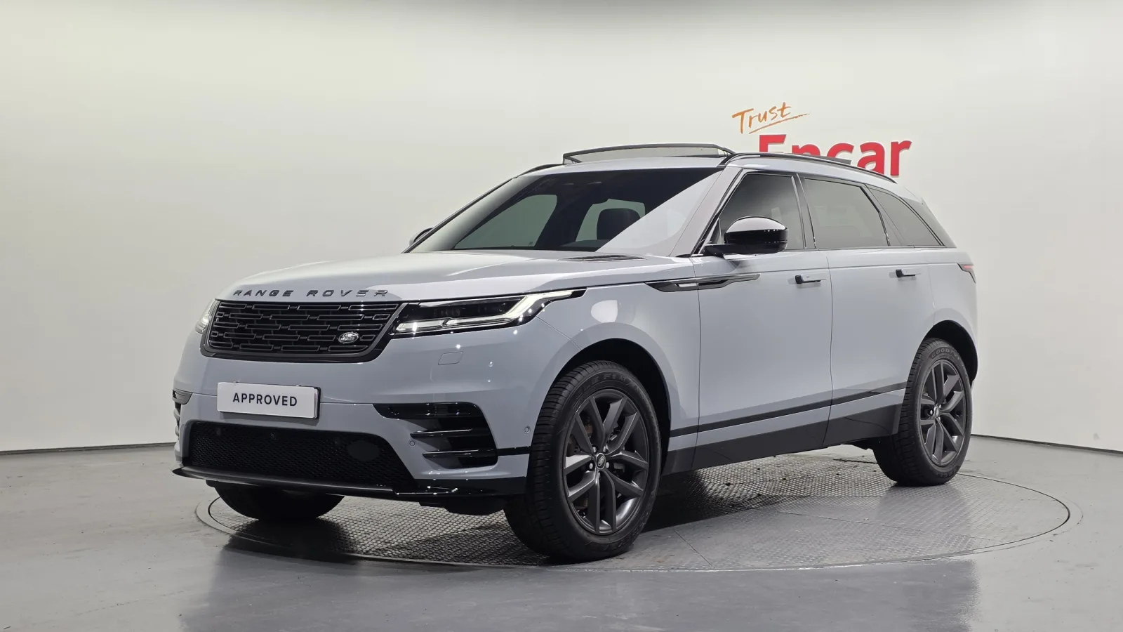 2026 Land Rover Range Rover Velar