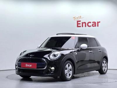 2016 MINI Cooper