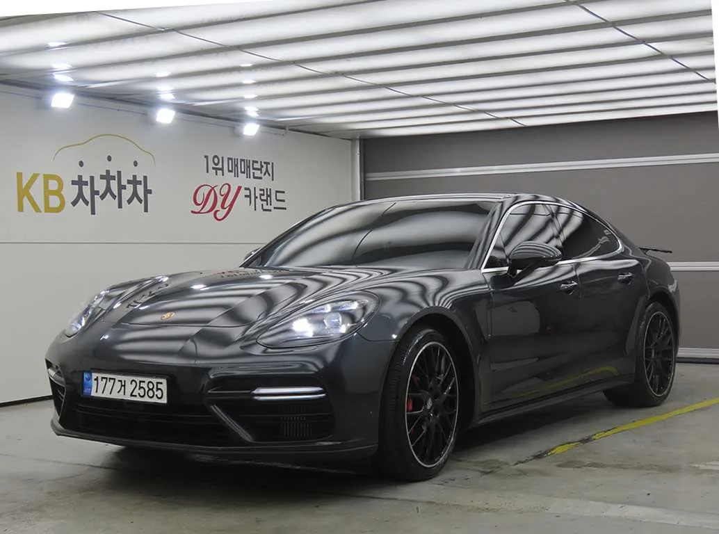 2017 Porsche Panamera