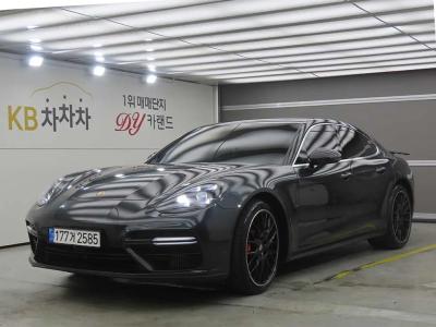 2017 Porsche Panamera