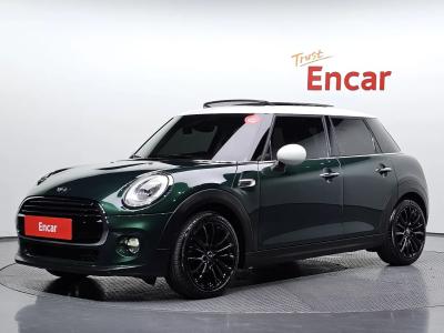 2017 MINI Cooper