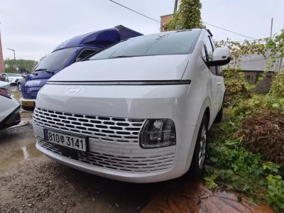2025 Hyundai Staria