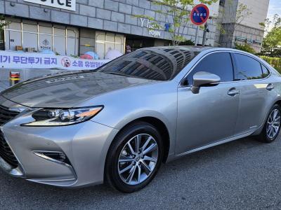 2018 Lexus ES
