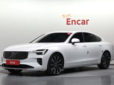 2026 Volvo S90